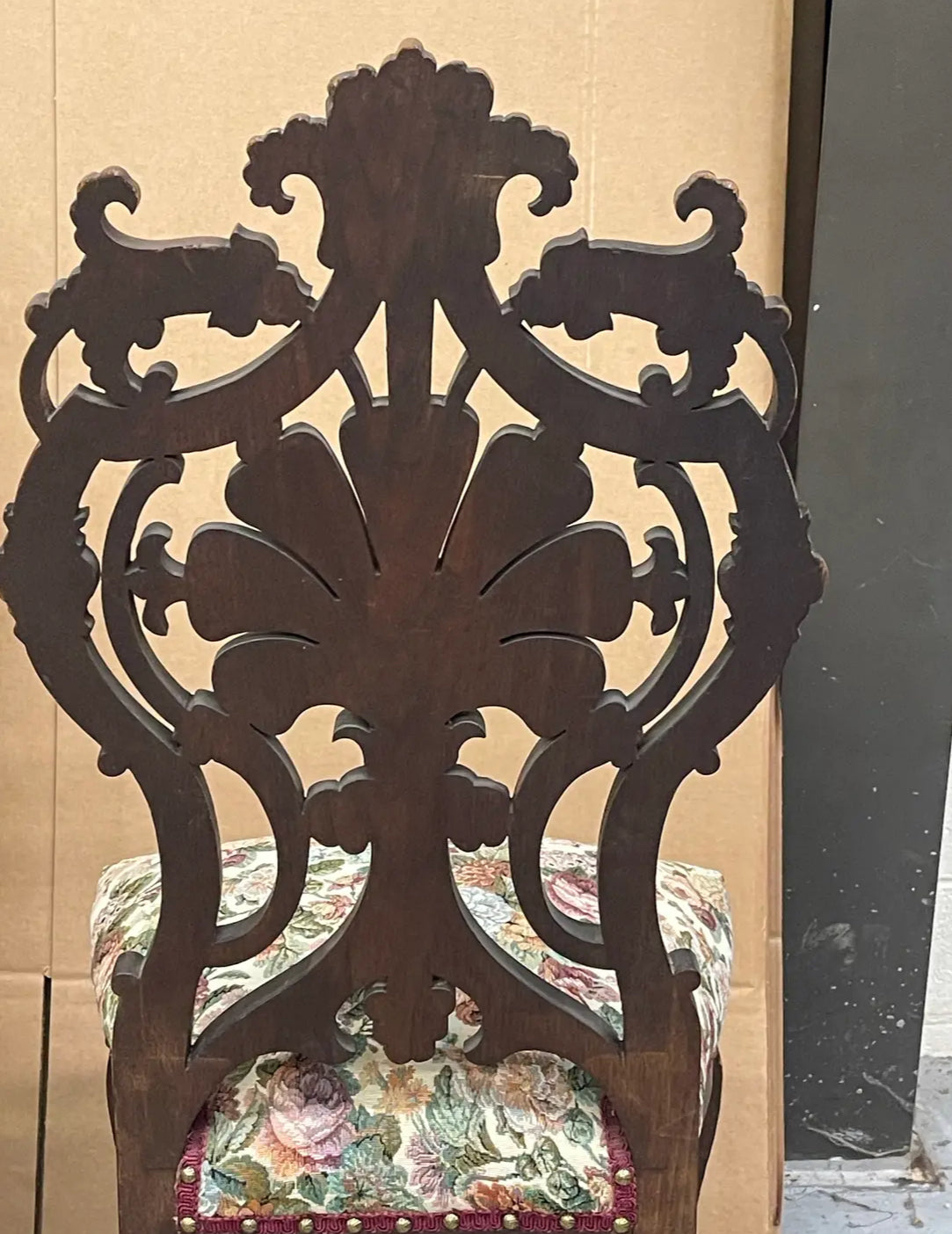 Late 19th Century A Pair of Carved Victorian Parlor Chairs in the Style of Joseph Meeks