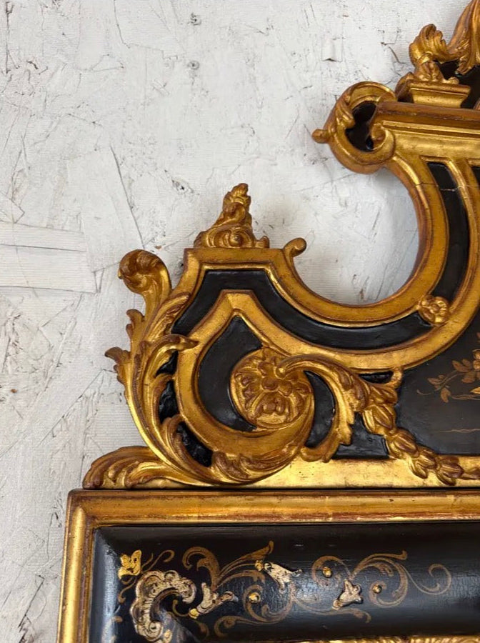 1940s Large Italian Chinoiserie Mirror With Hand Painted Details