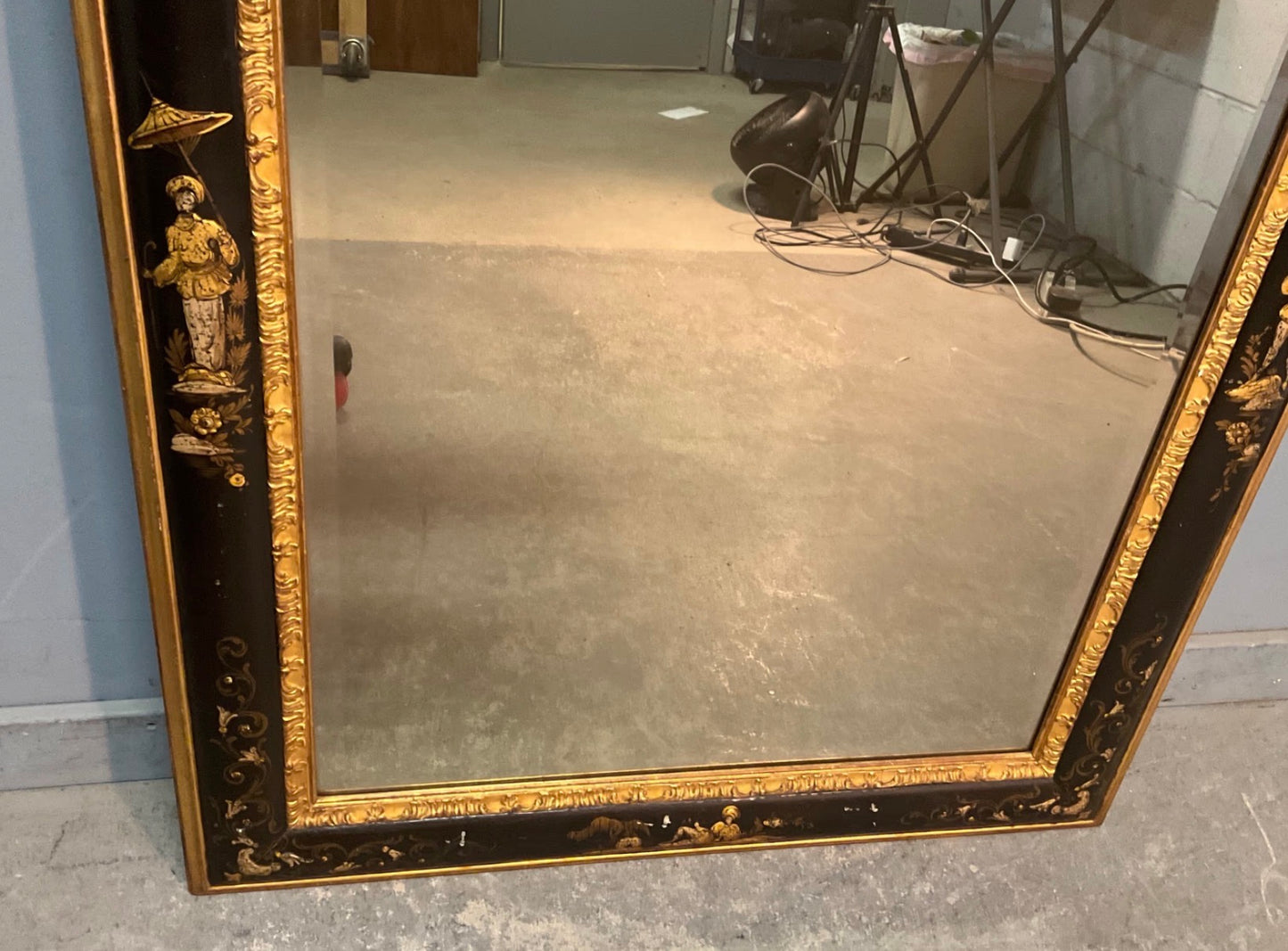 1940s Large Italian Chinoiserie Mirror With Hand Painted Details