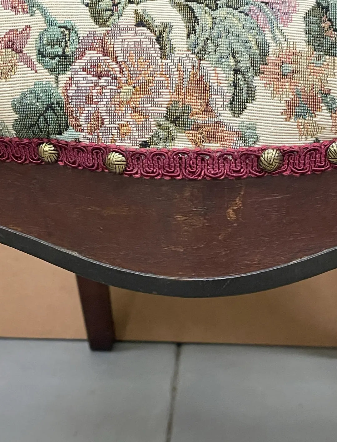 Late 19th Century A Pair of Carved Victorian Parlor Chairs in the Style of Joseph Meeks